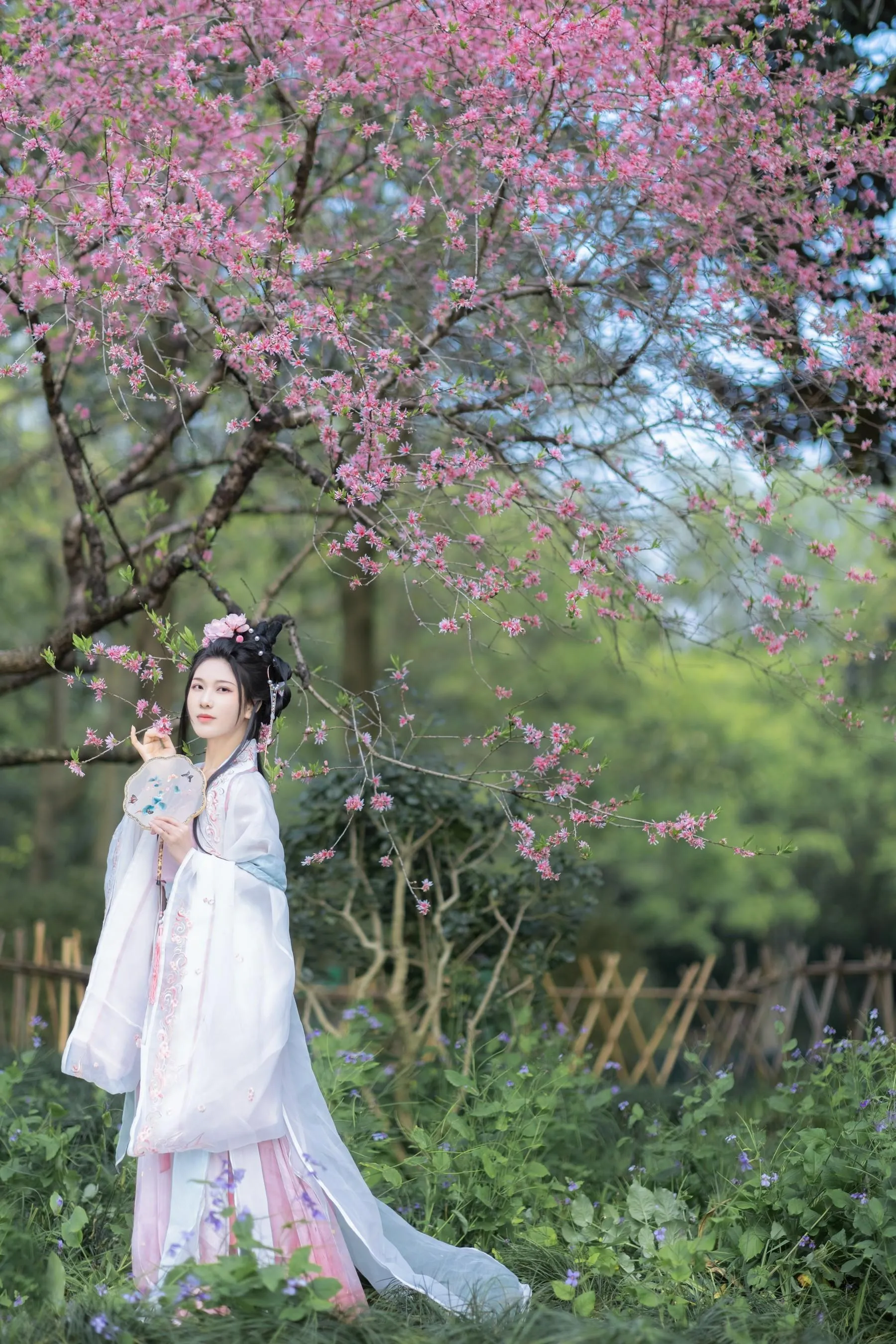 [艺图语] 2022.06.04 花间 阿銧 [34P]插图1